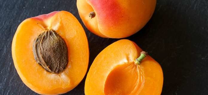 amandes abricot cyanure