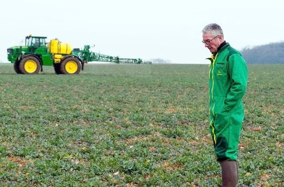 Le glyphosate et le cancer, les études divergent glyphosate agriculteur