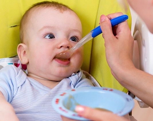 Bébé, passer de la purée aux morceaux purée bébé