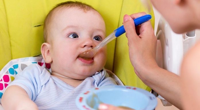 Bébé, passer de la purée aux morceaux purée bébé