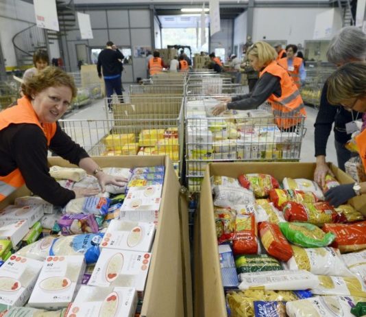 Du poulet gonflé d’eau pour les pauvres fraude associations